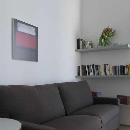 Cavour Apartment Милано Екстериор снимка